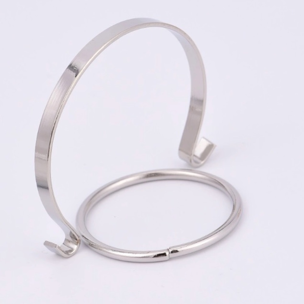 NEW💙💎HORSESHOE CUFF💎💙MODERN CIRCLE SILVER TONE - Picture 3 of 8